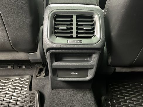 Used 2022 Volkswagen Taos SEL image 13