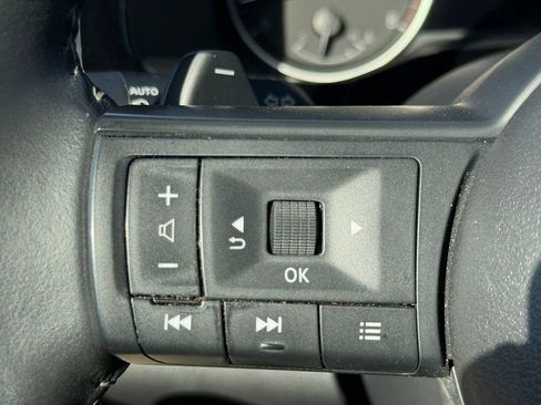 Used 2025 Nissan Pathfinder SV FWD image 22