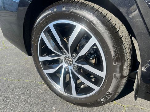 Used 2025 Volkswagen Jetta SE image 30