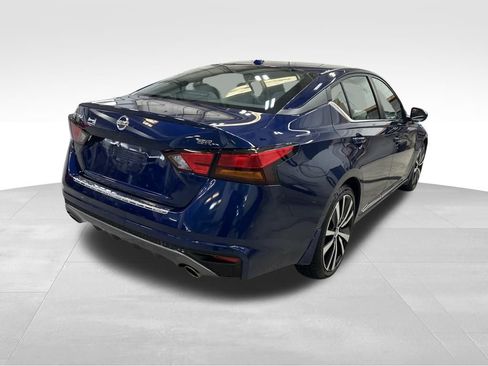 Used 2021 Nissan Altima 2.5 SR w/ SR Premium Package image 10