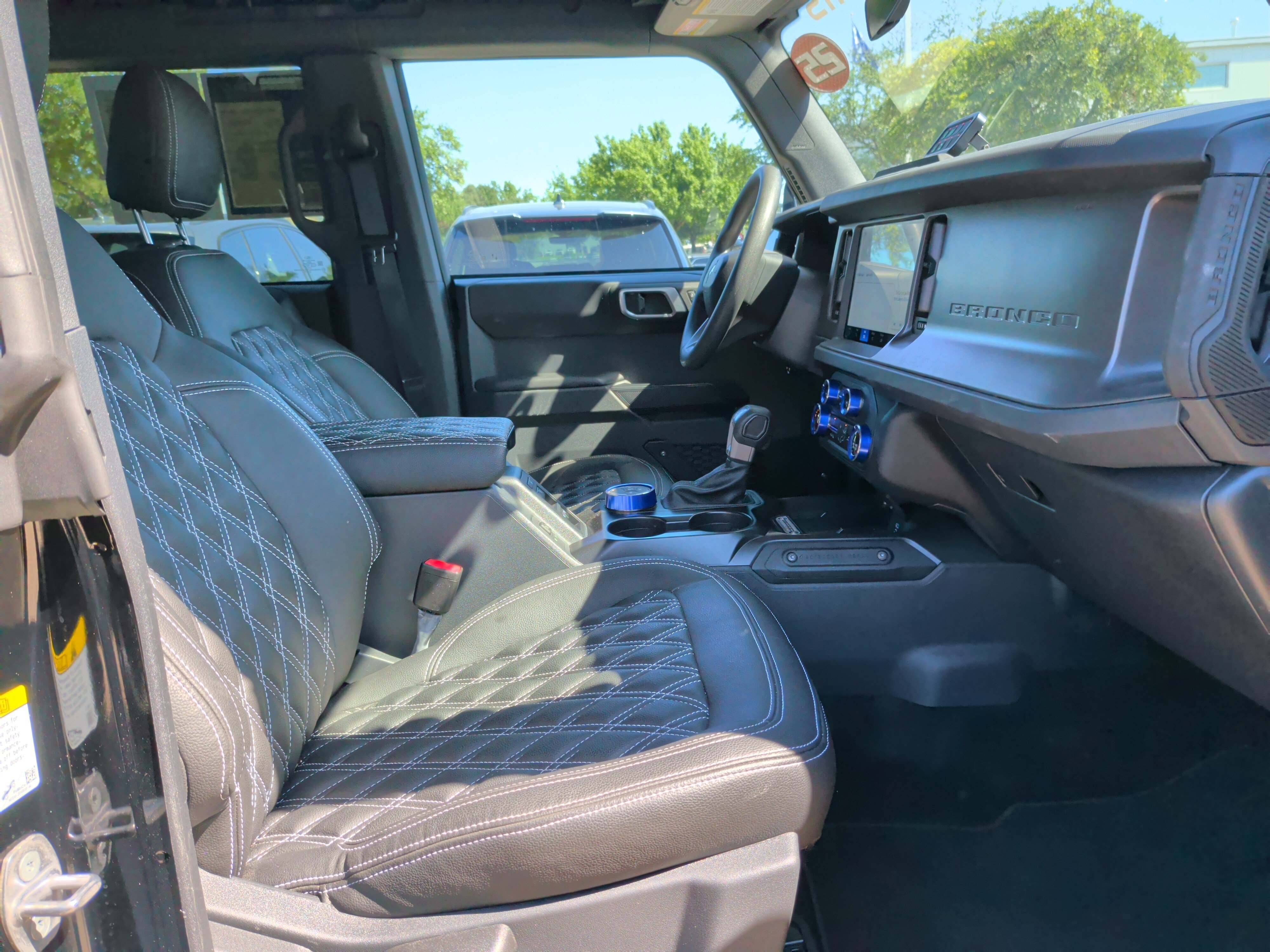 Used 2025 Ford Bronco 4-Door AWD/4WD image 32