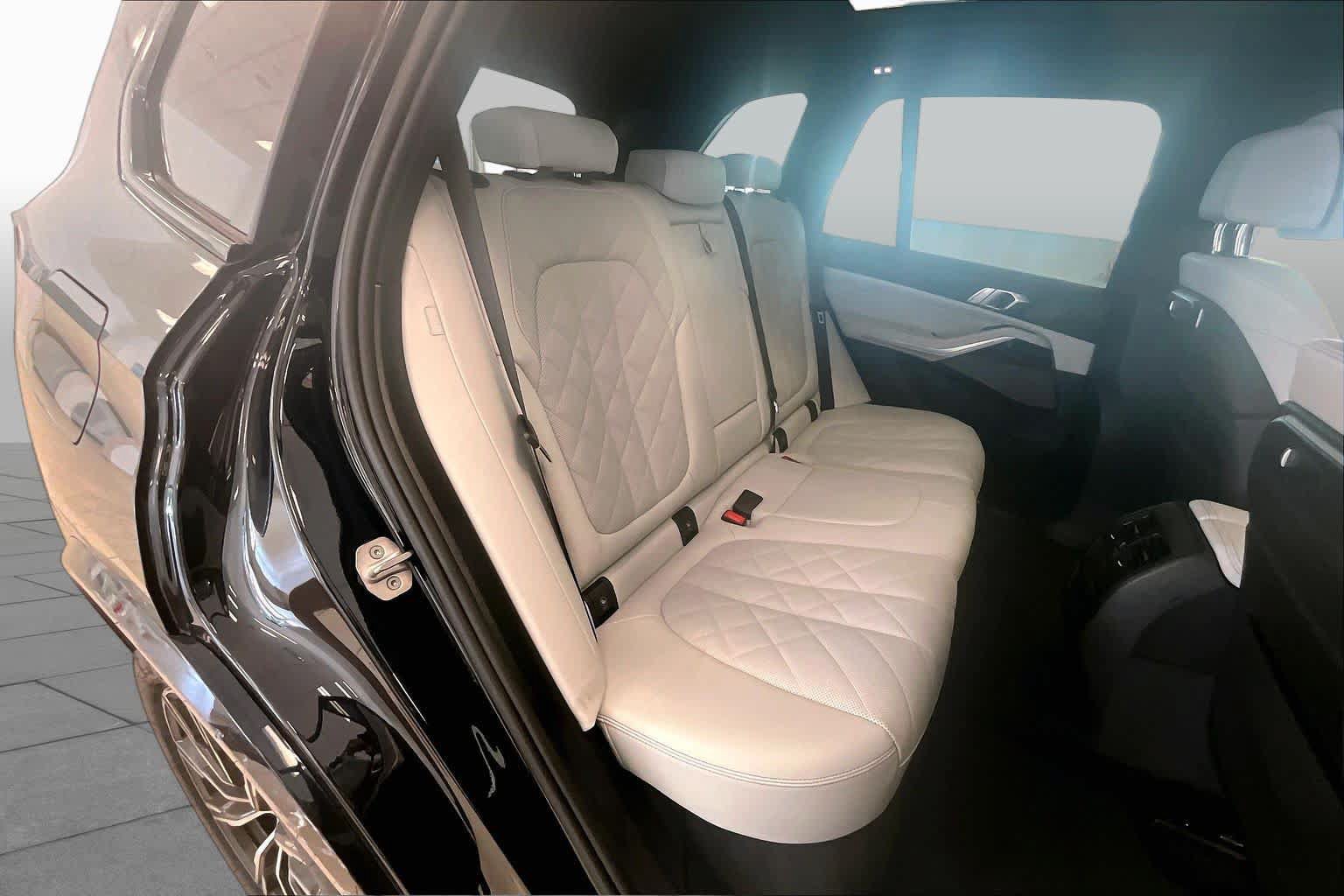 Used 2026 BMW X5 xDrive40i AWD/4WD image 14