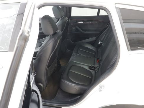 Used 2017 BMW X1 xDrive28i image 16