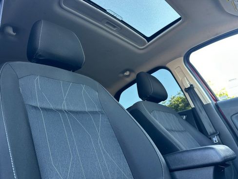 Used 2018 Ford EcoSport SE w/ SE Convenience Package image 17