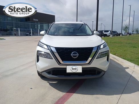 Used 2023 Nissan Rogue SV FWD image 18