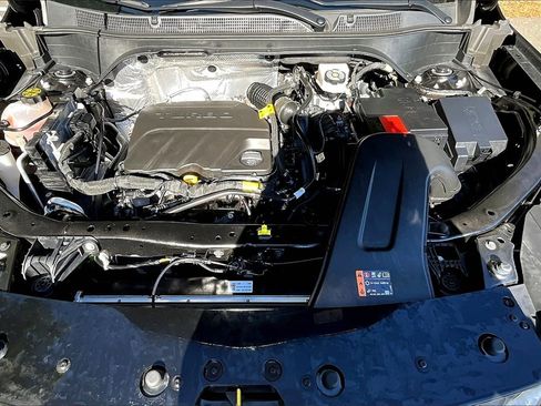 Used 2025 Chevrolet Trax ACTIV w/ Sunroof Package image 25