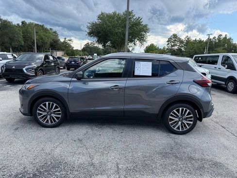 Used 2021 Nissan Kicks SV FWD image 4