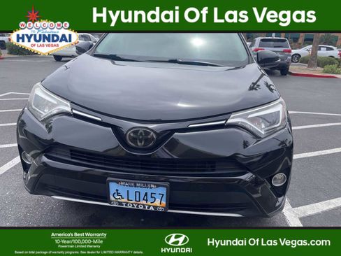 Used 2016 Toyota RAV4 Limited image 1