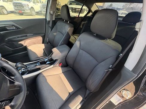 Used 2017 Honda Accord LX image 9