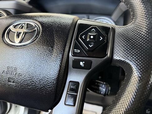 Used 2021 Toyota Tacoma TRD Off-Road image 28