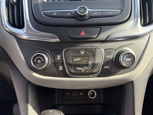 Certified 2019 Chevrolet Equinox LS w/ LS Convenience Package image 39