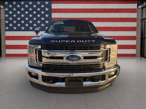 Used 2018 Ford F250 XLT w/ XLT Value Package image 2