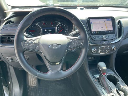 Used 2023 Chevrolet Equinox RS FWD image 7