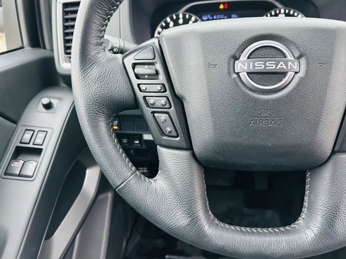 Used 2022 Nissan Frontier SV image 15