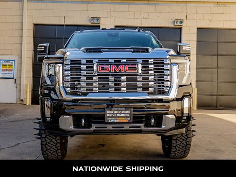 Used 2025 GMC Sierra 3500 Denali w/ Technology Package image 4