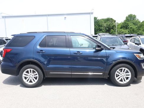 Used 2016 Ford Explorer XLT w/ Equipment Group 202A FWD image 5