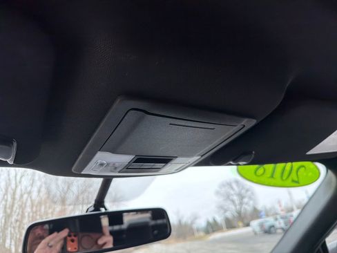 Used 2018 Ford Explorer XLT w/ Equipment Group 202A image 21