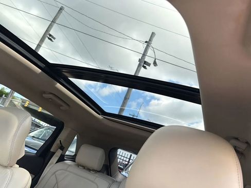 Used 2017 Lincoln MKX Select w/ Select Plus Package image 42