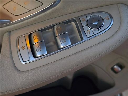 Used 2018 Mercedes-Benz C 300 4MATIC Sedan image 6