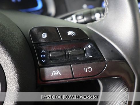 Used 2025 Hyundai Elantra Sport FWD image 3