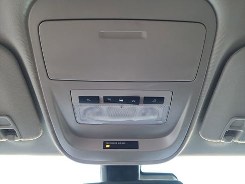 Used 2021 GMC Canyon Denali image 34