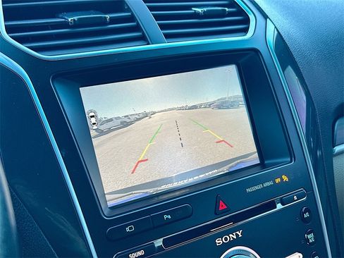 Used 2016 Ford Explorer Limited image 23