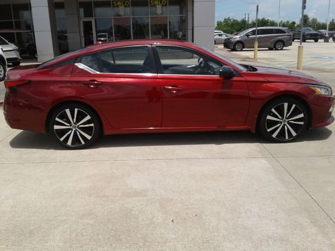 Used 2021 Nissan Altima 2.5 SR image 8