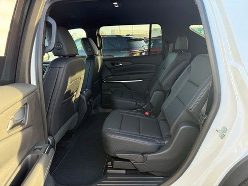 New 2026 Chevrolet Traverse LT w/ Driver Confidence Package FWD image 24