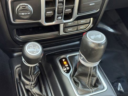 Used 2022 Jeep Wrangler Unlimited Sahara w/ Cold Weather Group image 16