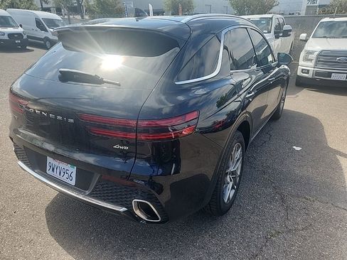 Used 2025 Genesis GV70 2.5T AWD/4WD image 13