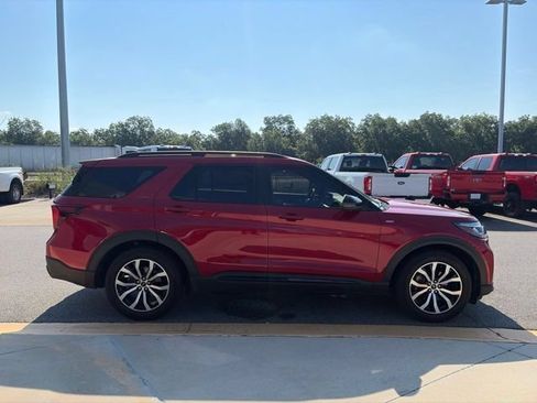 Used 2025 Ford Explorer ST-Line RWD image 6
