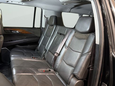 Used 2016 Cadillac Escalade ESV Luxury AWD/4WD image 32