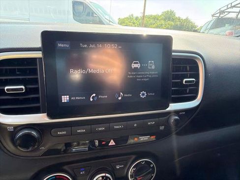 Used 2023 Hyundai Venue SE FWD image 12