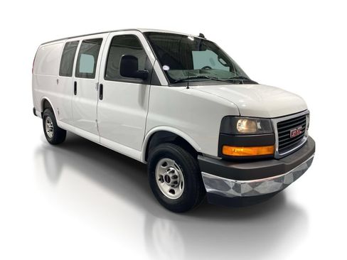 Used 2025 GMC Savana 2500 w/ Driver Convenience Package RWD image 5
