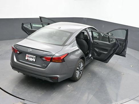 Used 2024 Nissan Altima 2.5 SV AWD/4WD image 35
