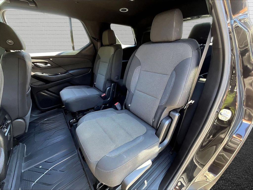 Used 2023 Chevrolet Traverse LT w/ Midnight/Sport Edition AWD/4WD image 16