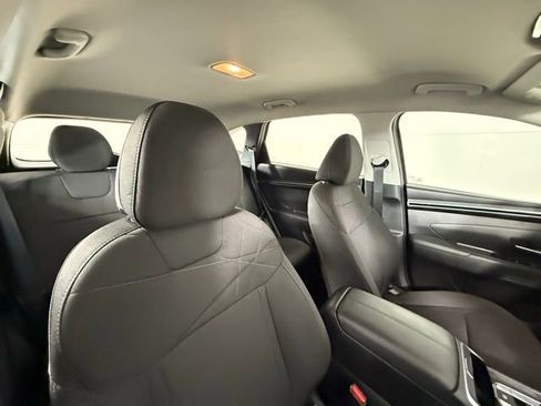 Used 2024 Hyundai Tucson SE image 32