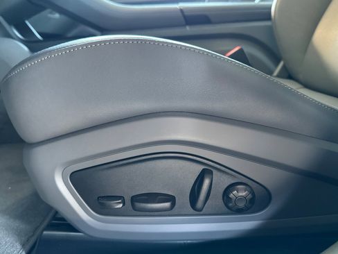 Used 2023 Porsche Taycan image 14