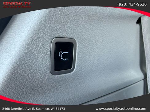 Used 2022 Chrysler Pacifica Touring-L image 26