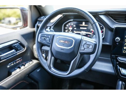 Used 2024 GMC Sierra 1500 AT4 w/ Technology Package AWD/4WD image 15