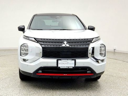 Used 2024 Mitsubishi Outlander SE Black Edition AWD/4WD image 2