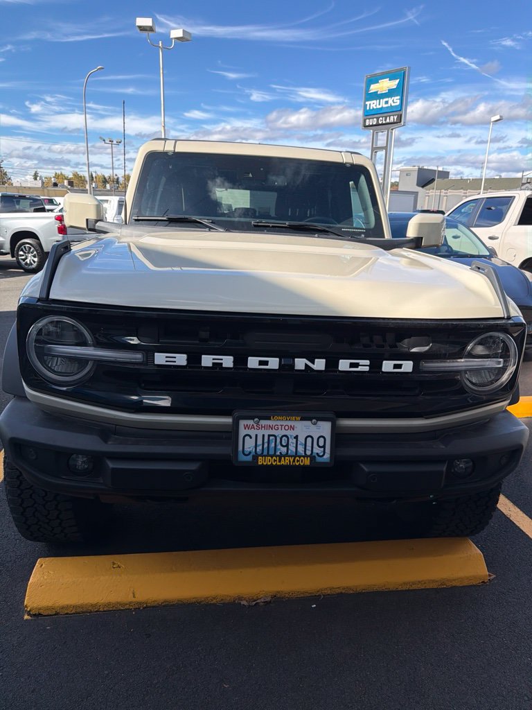 Used 2025 Ford Bronco Outer Banks w/ Sasquatch Package AWD/4WD image 1