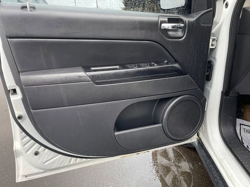 Used 2017 Jeep Compass Sport w/ Power Value Group image 15