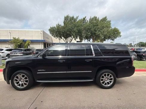 Used 2019 GMC Yukon XL Denali RWD image 3
