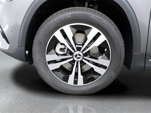 Used 2025 Mercedes-Benz GLA 250 image 4