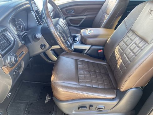 Used 2020 Nissan Titan Platinum Reserve w/ Moonroof Package image 19