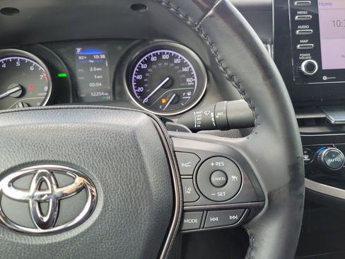 Used 2022 Toyota Camry SE w/ Convenience Package FWD image 19