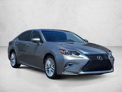 Used 2018 Lexus ES 350 w/ Luxury Package w/Wood Trim FWD image 3