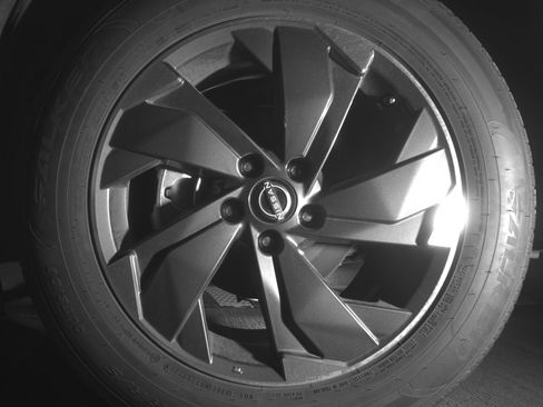 Used 2025 Nissan Rogue SV image 12