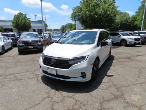 Used 2023 Honda Odyssey Sport image 1